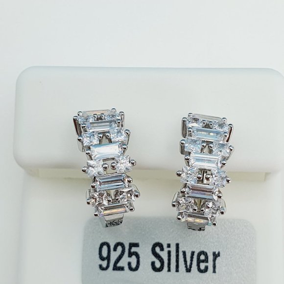 "925 Sterling Silver Cubic Zirconia Earrings, UU1P6A6157 - Picture 8 of 11